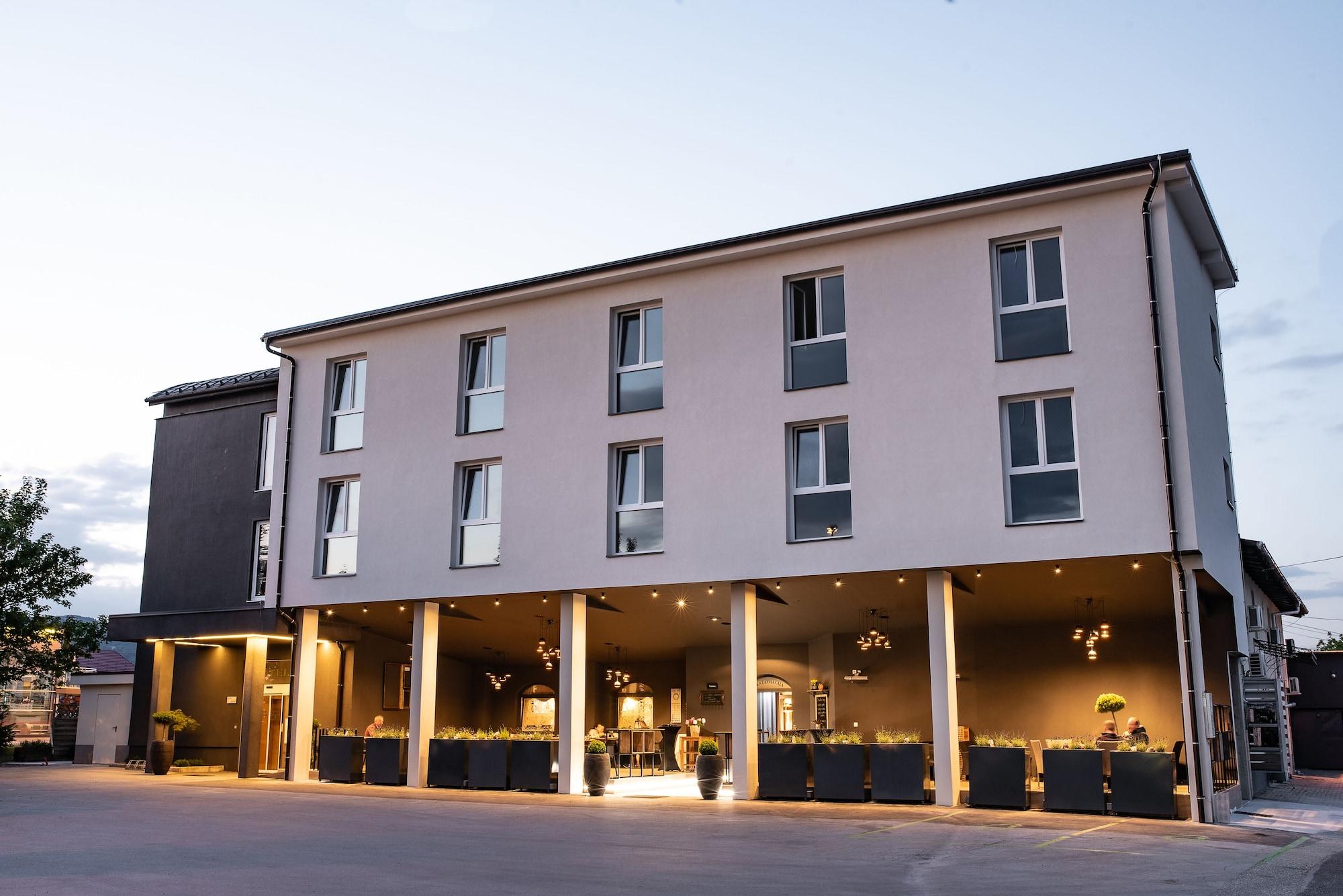 Varios Hotel Leonardo