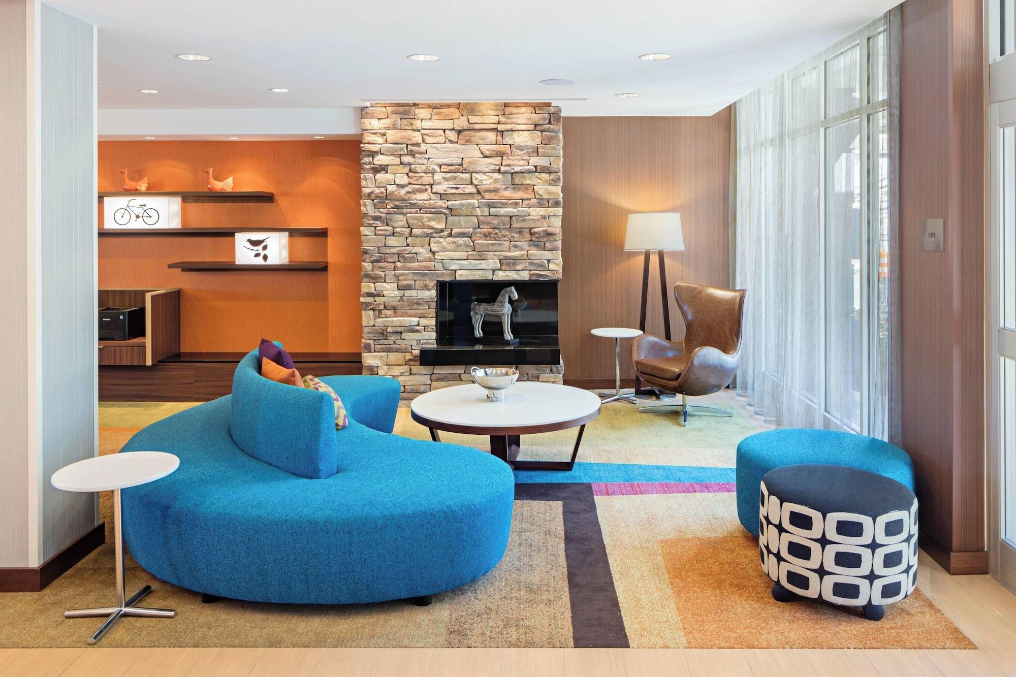 Vista Lobby Fairfield Inn & Suites by Marriott North Bergen
