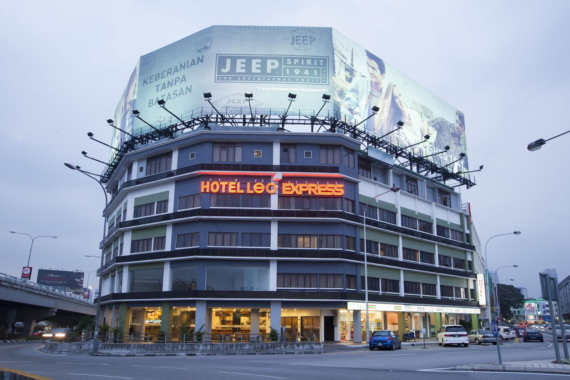 Vista Exterior Leo Express Hotel