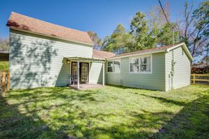 Alquiler Vacacional - Pet-friendly Conroe Hideaway w/ Porch & Fire Pit
