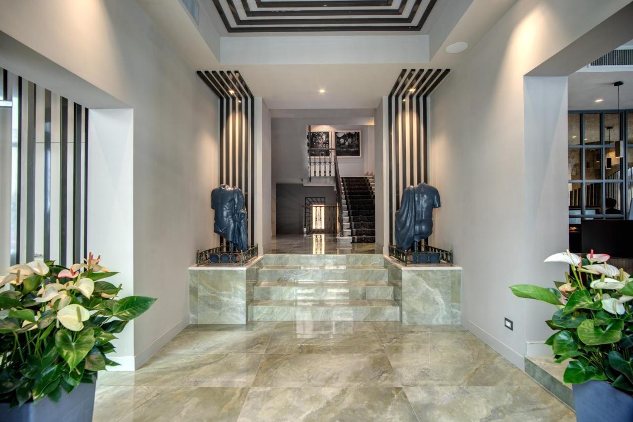 Vista Lobby Hotel 77 Seventy-Seven