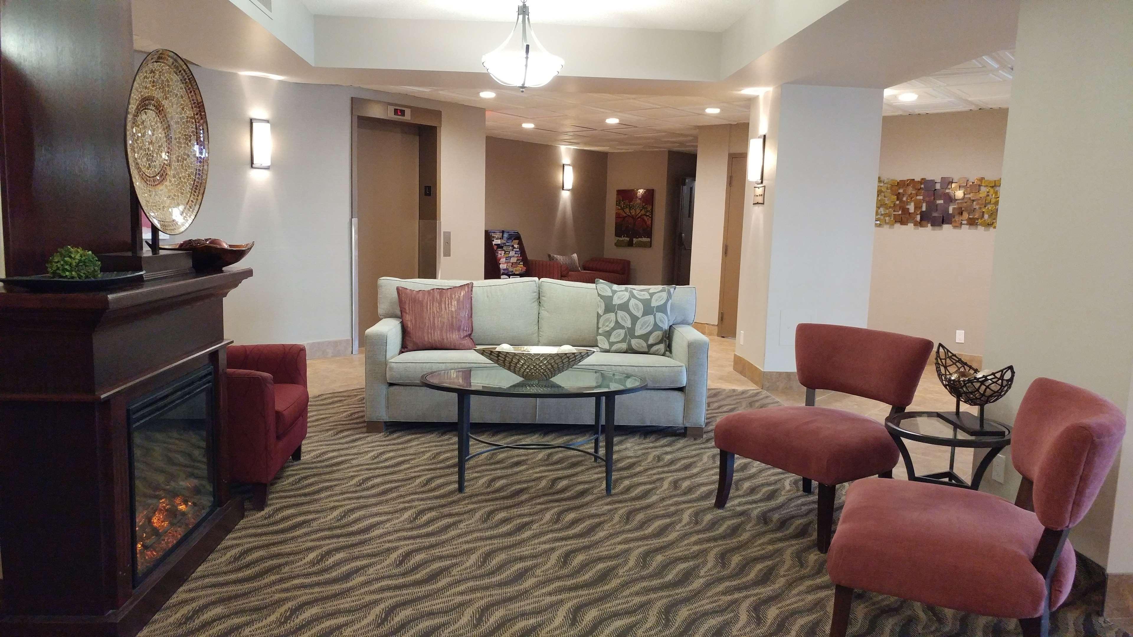 Vista Lobby Best Western Plus Rose City Suites