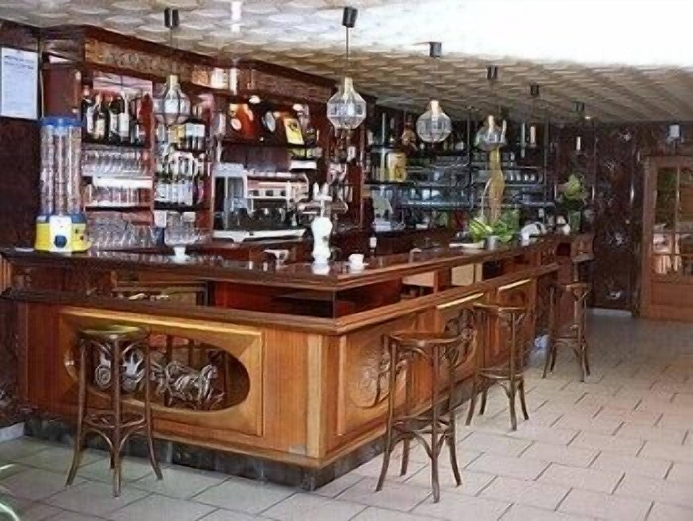 Bar/Salón Hotel Restaurant les 3B