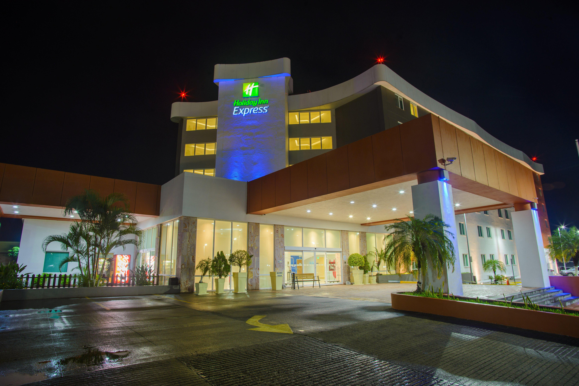 Vista Exterior Holiday Inn Express Tapachula