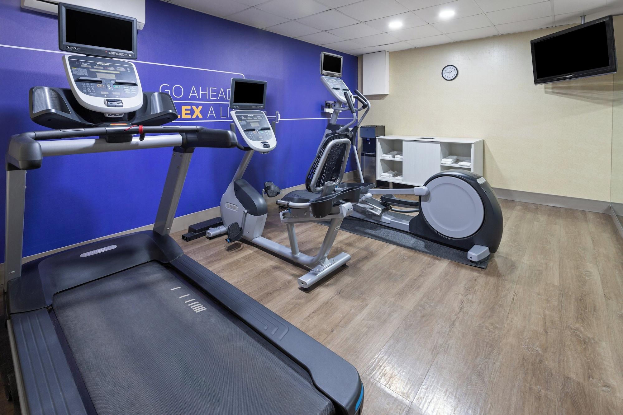 Gimnasio Holiday Inn Express Hotel & Suites Freeport by IHG