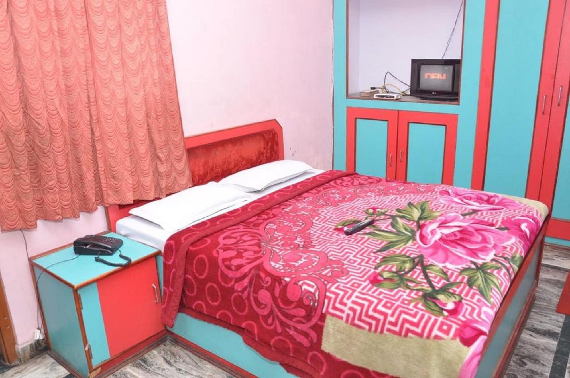 Varios Kanak Guest House