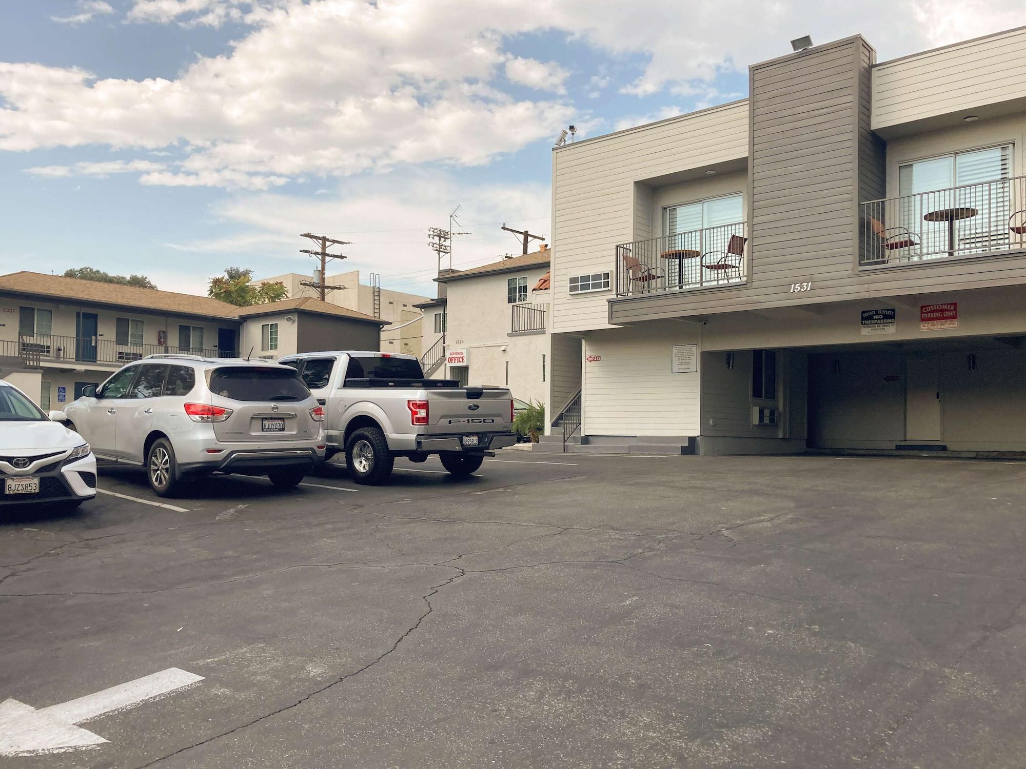 Varios Motel 6 Glendale, CA – Pasadena Burbank Los Angeles