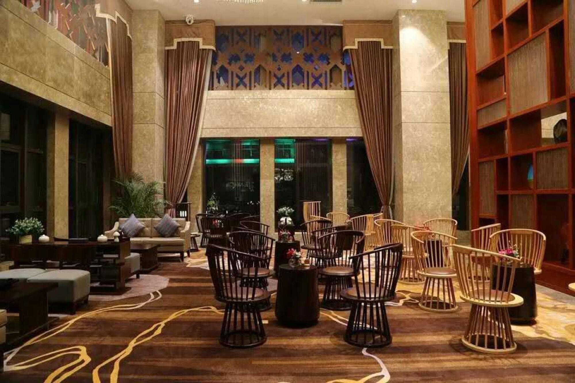 Vista Lobby Argyle Hotel