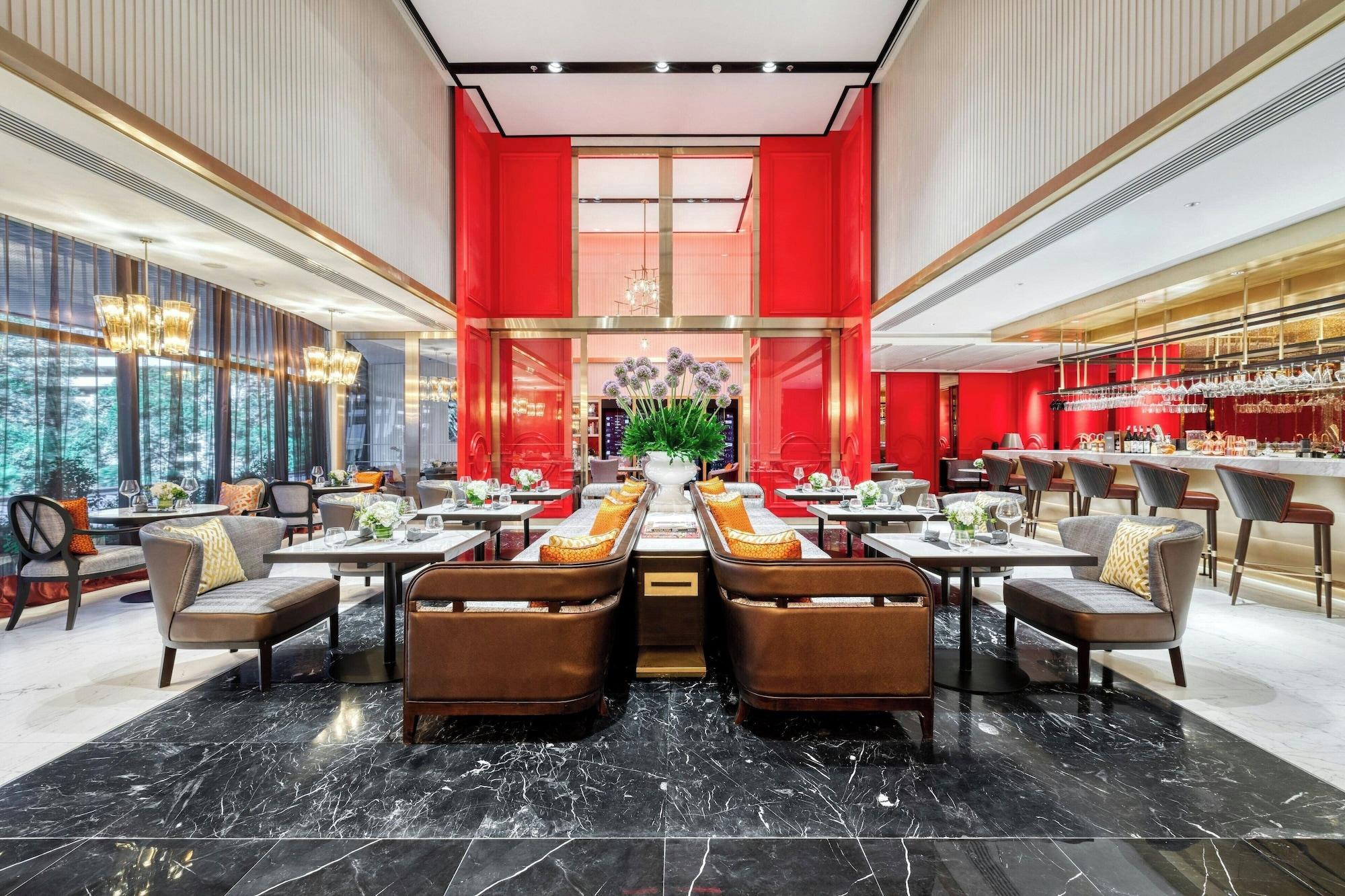 Restaurant The Athenee Hotel, a Luxury Collection Hotel, Bangkok