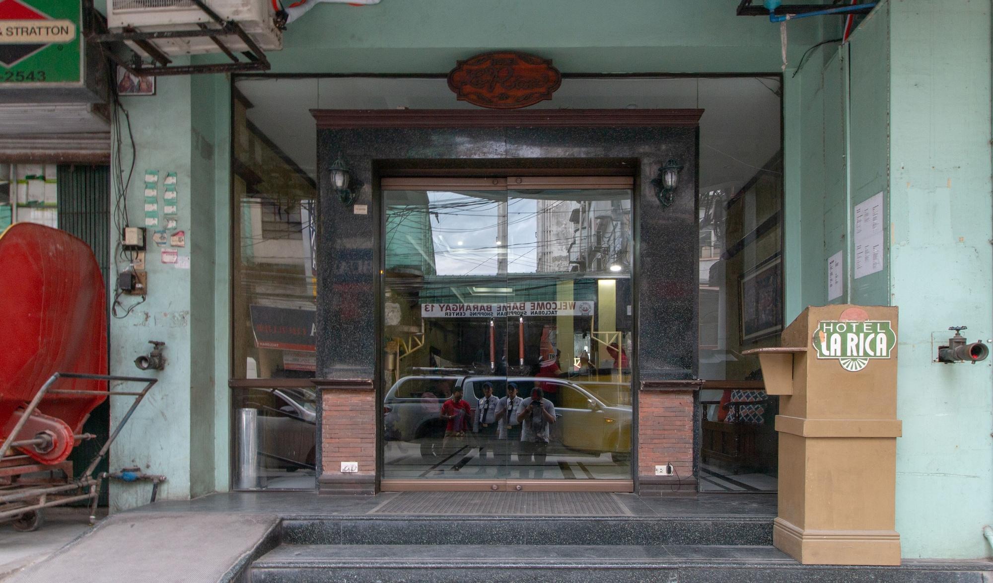 Vista Lobby RedDoorz @ Downtown Tacloban