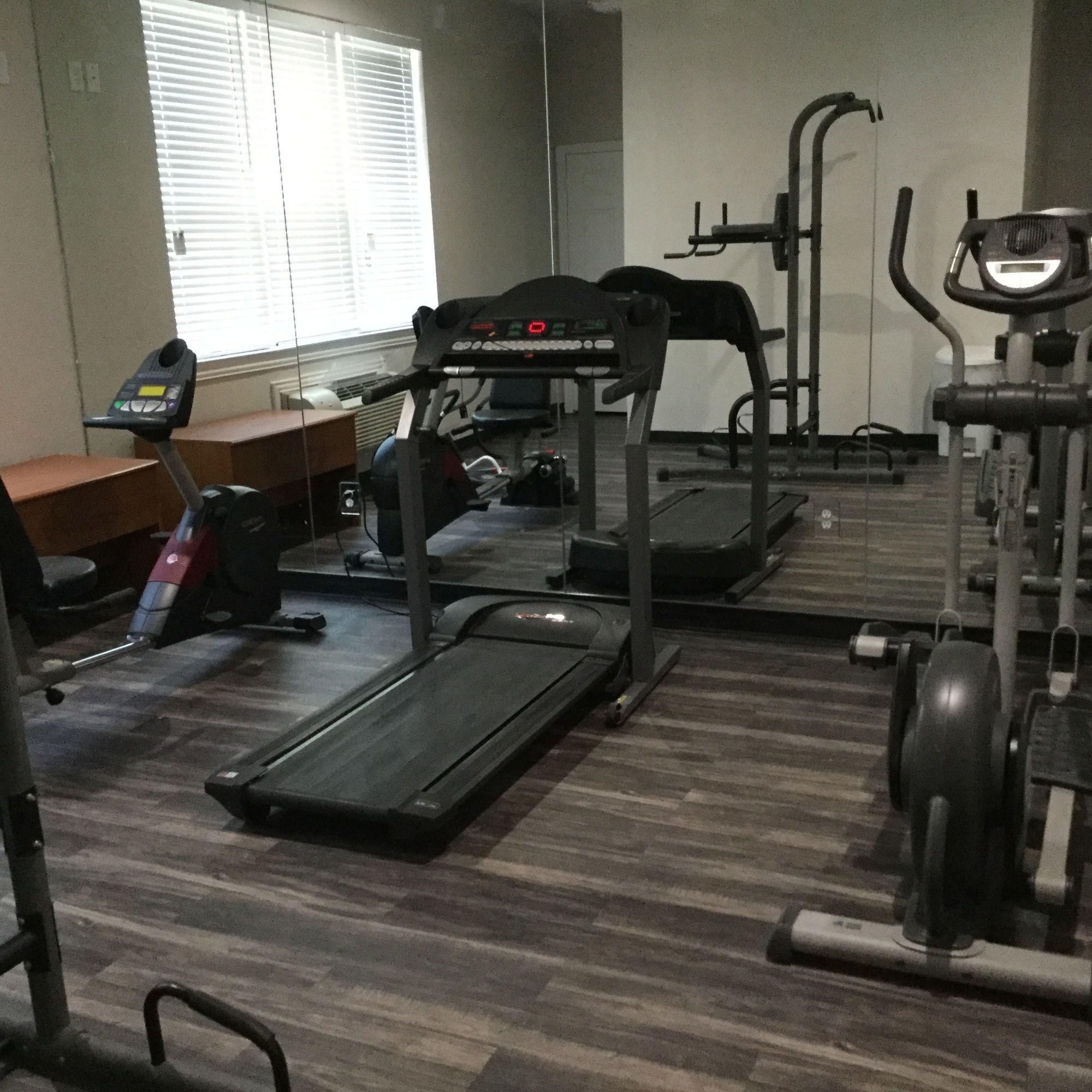 Gimnasio Super 8 by Wyndham Cleburne