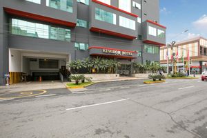 Alojamiento - Kingdom Hotel