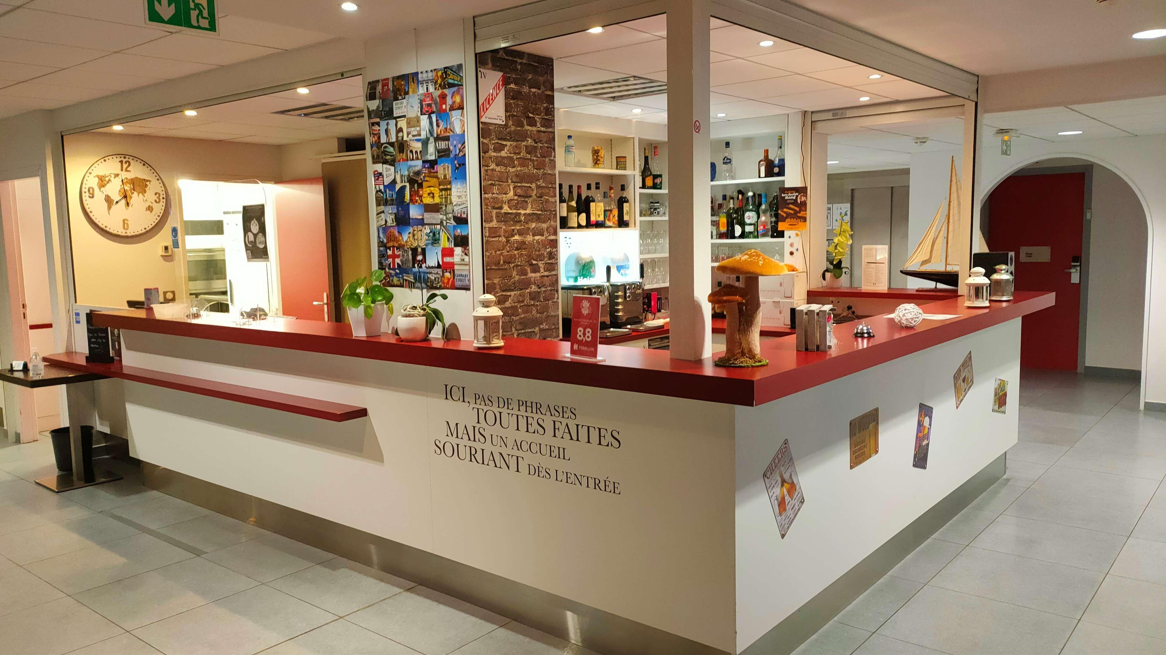 Vista Lobby Kyriad Saint Chely D'Apcher Aire de la Lozere