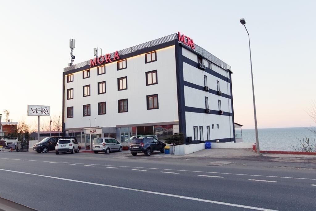 Vista Exterior Mora Hotel