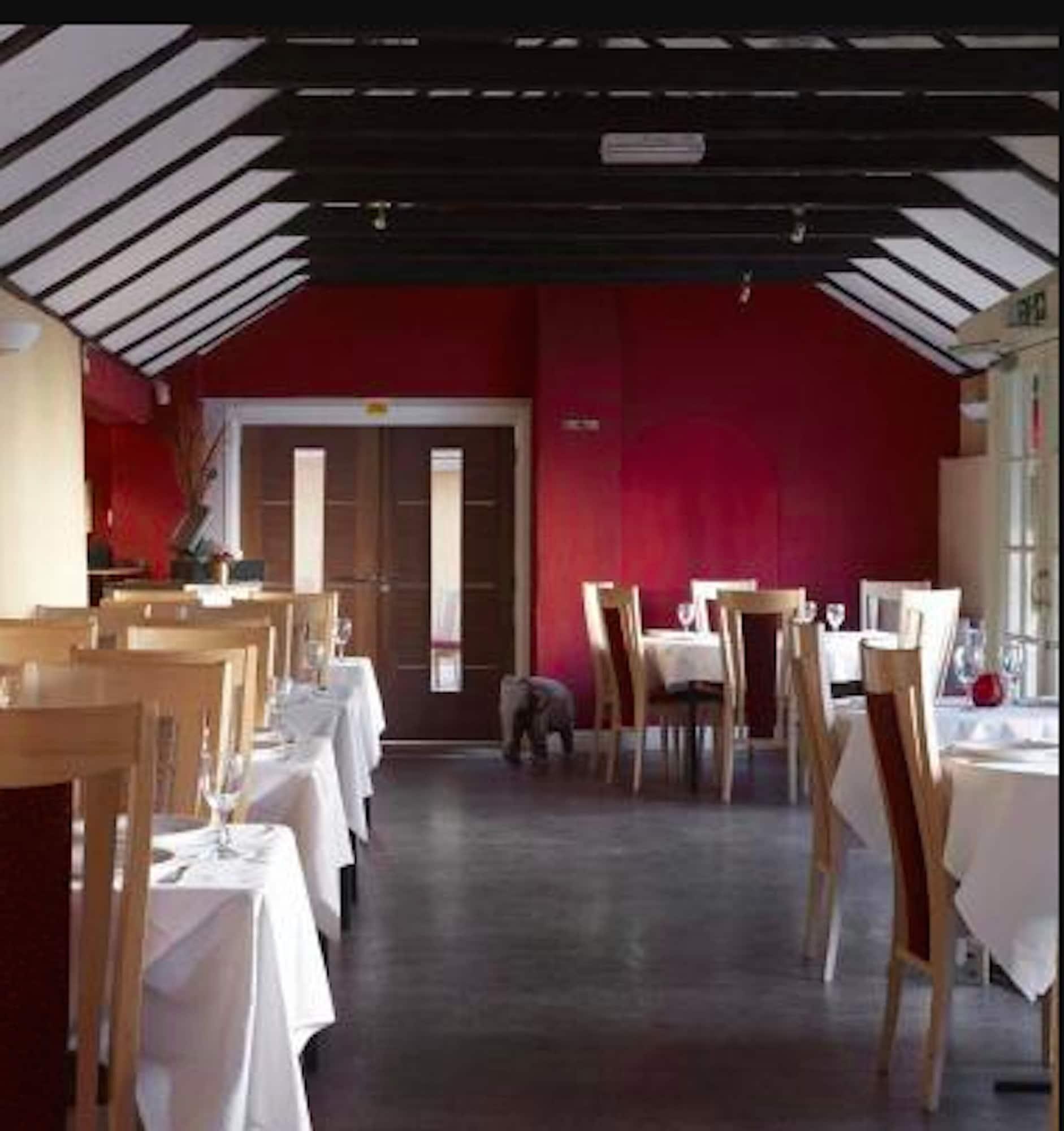 Restaurant The Boleyn Hotel