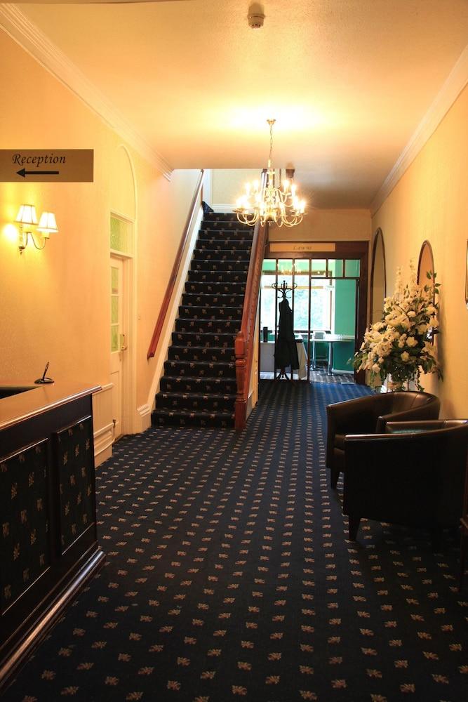 Vista Lobby Gipsy Hill Hotel