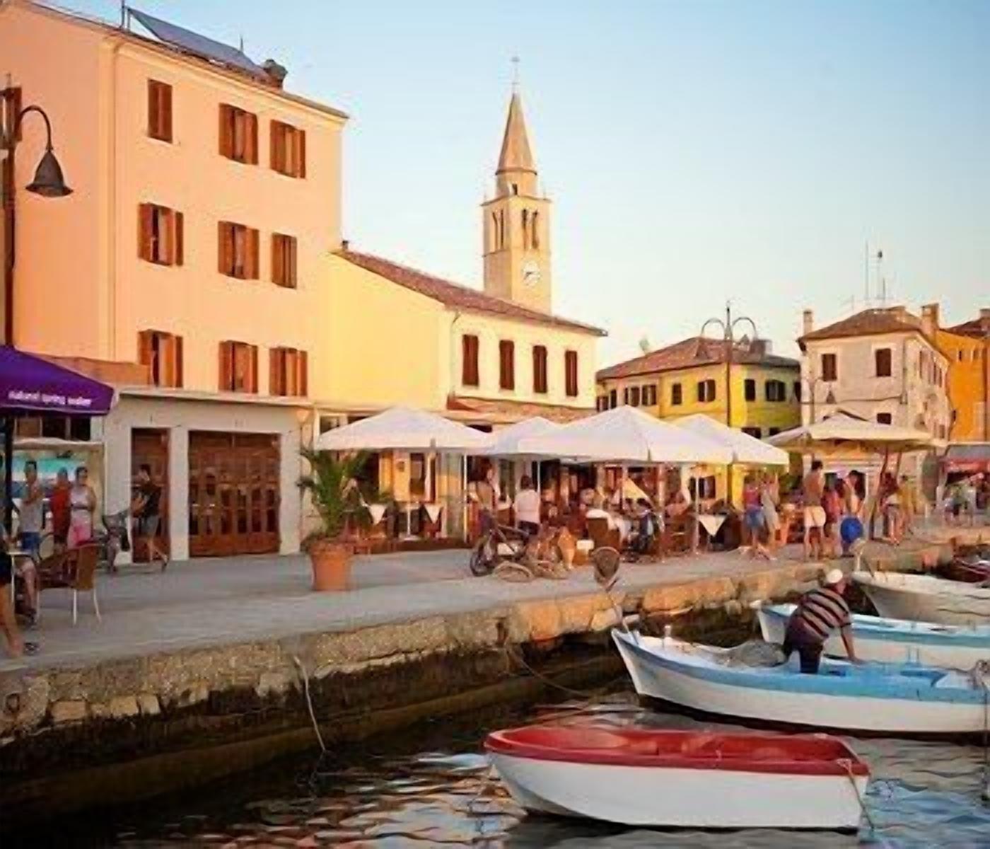 Varios Marina Hotel - Restaurant