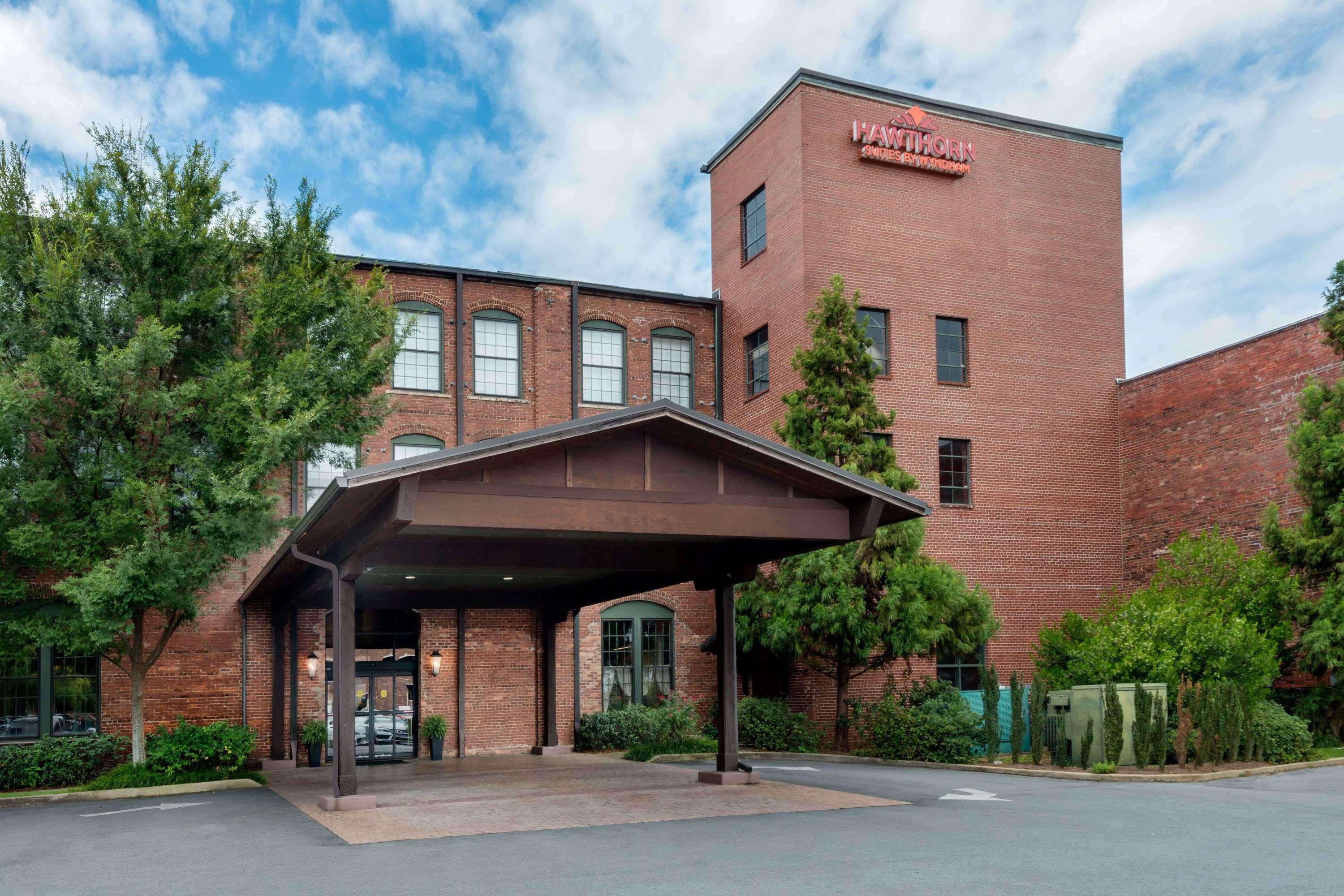 Vista Exterior Hawthorn Extended Stay by Wyndham Rome