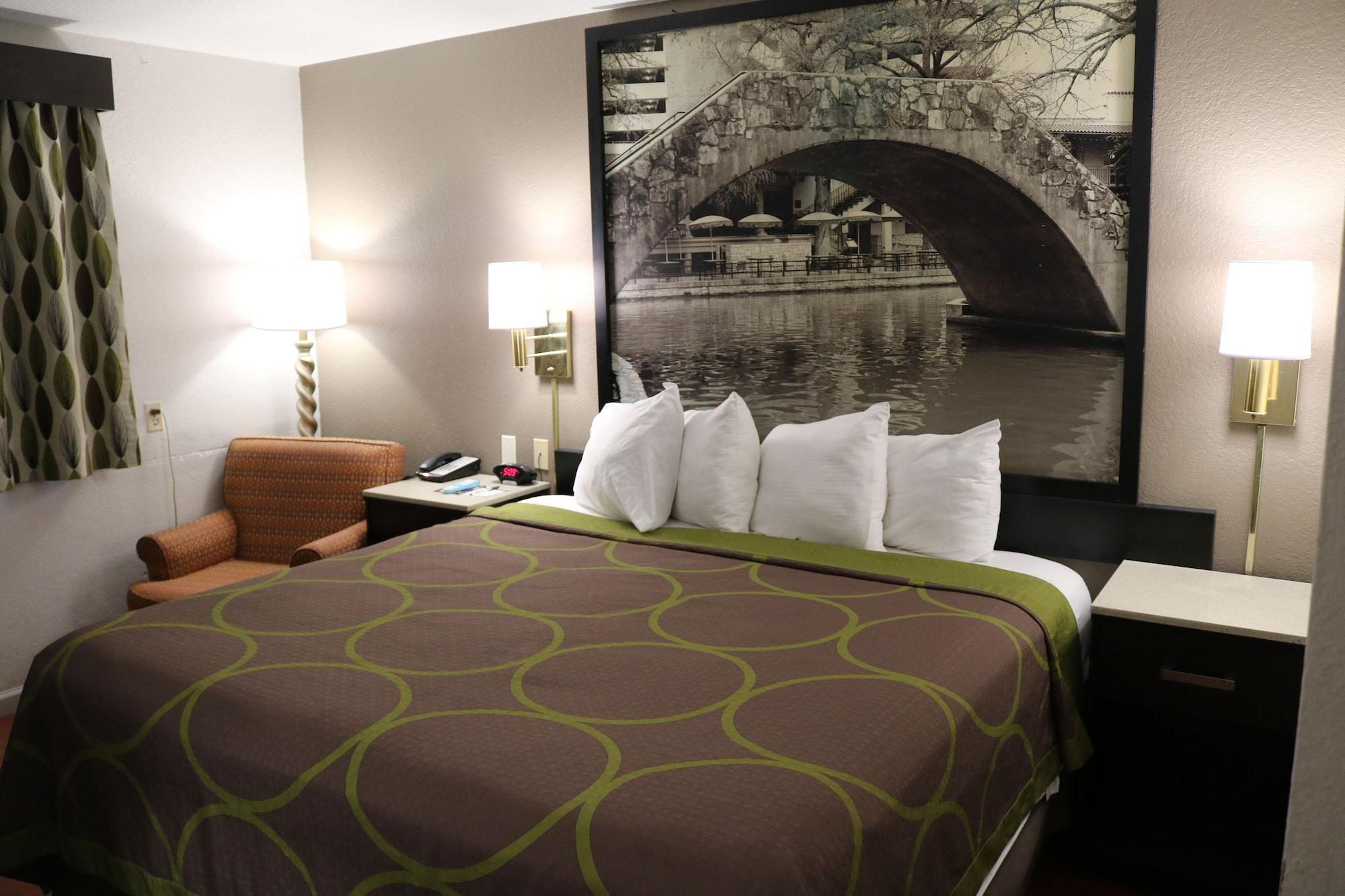 Habitación Super 8 by Wyndham San Antonio/I-35 North