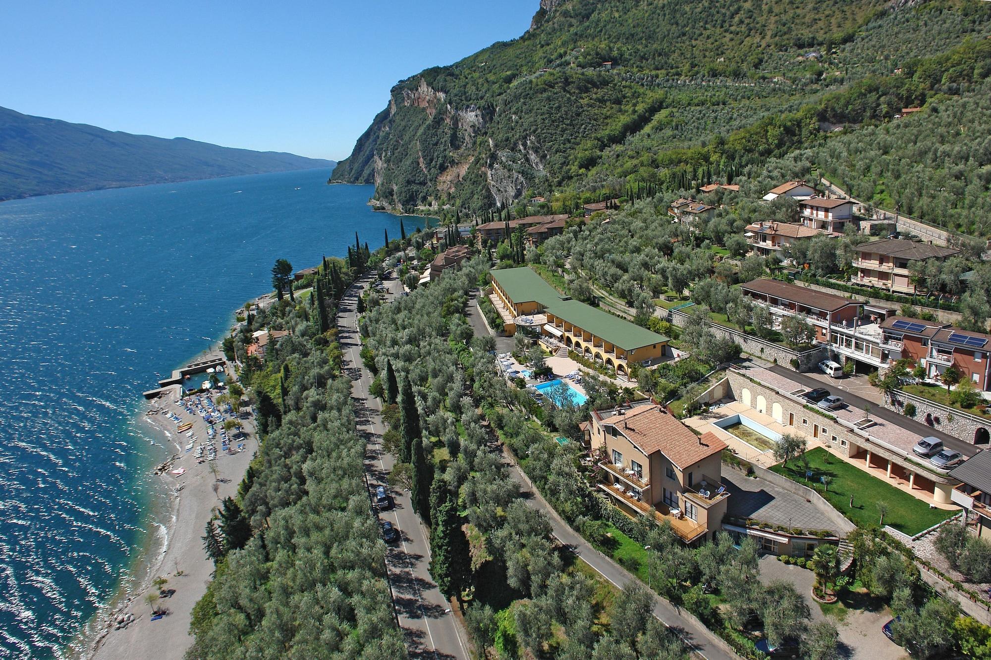 Vista Exterior Hotel Mercedes