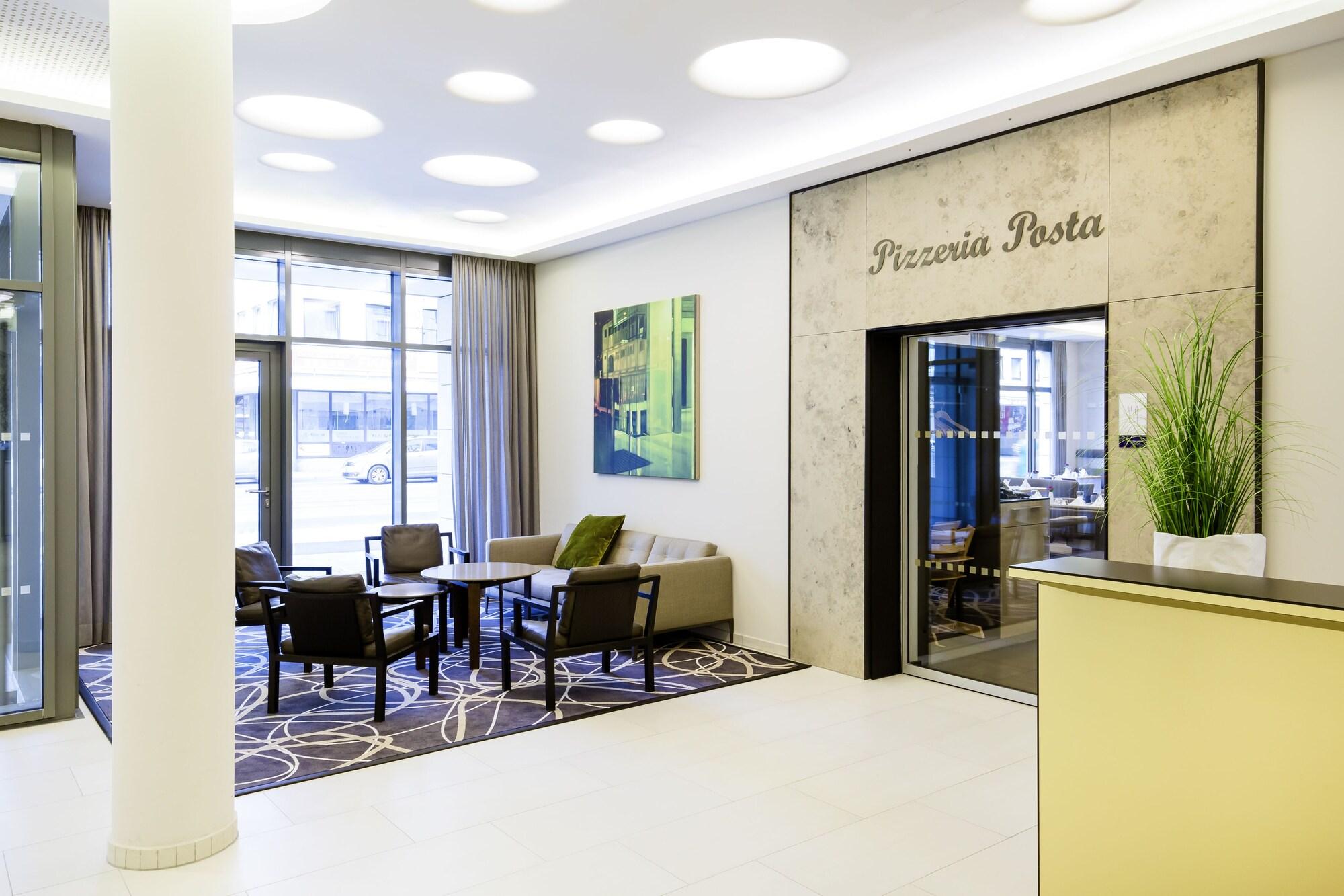 Vista Lobby Novotel Nuernberg Centre Ville
