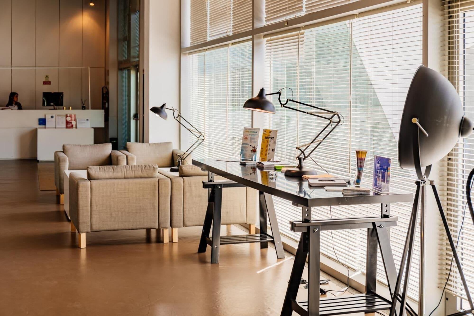 Vista Lobby Basic Braga by Axis