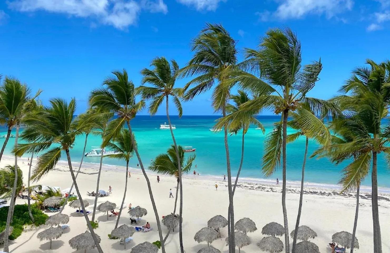 Playa Ducassi Suites Rooftop Pool Beach Club & Spa