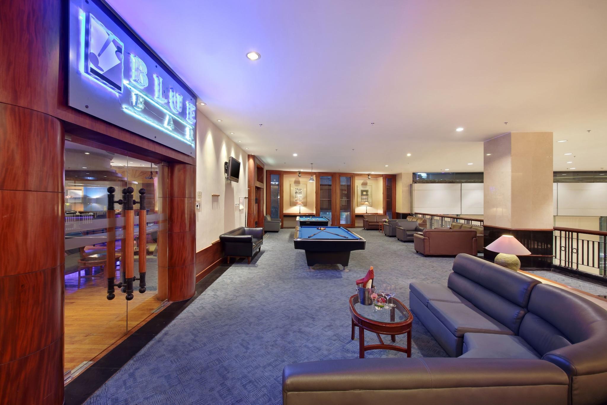 Bar/Salón Lumire Hotel and Convention Center