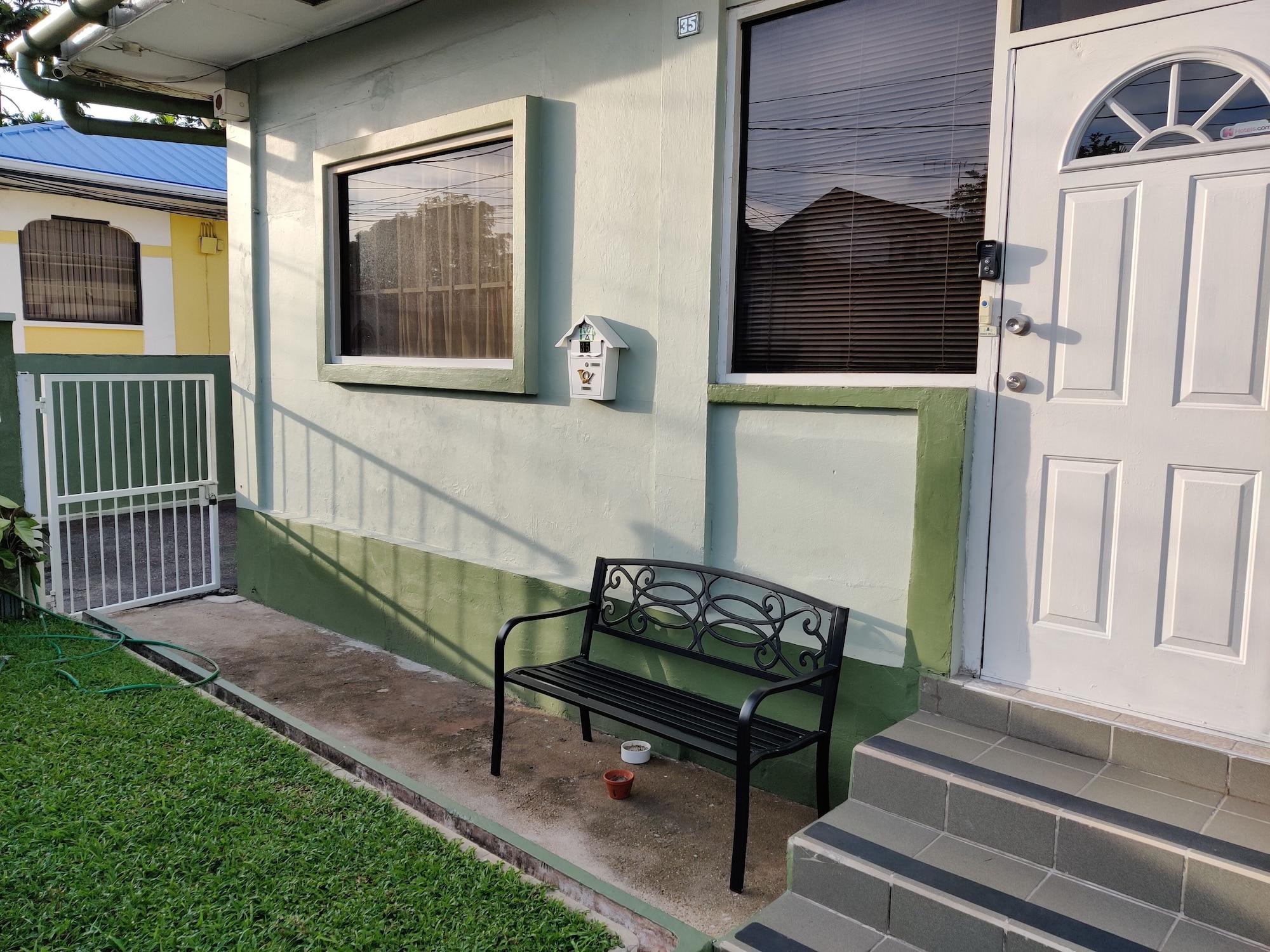 Vista Exterior Woodbrook on the Avenue