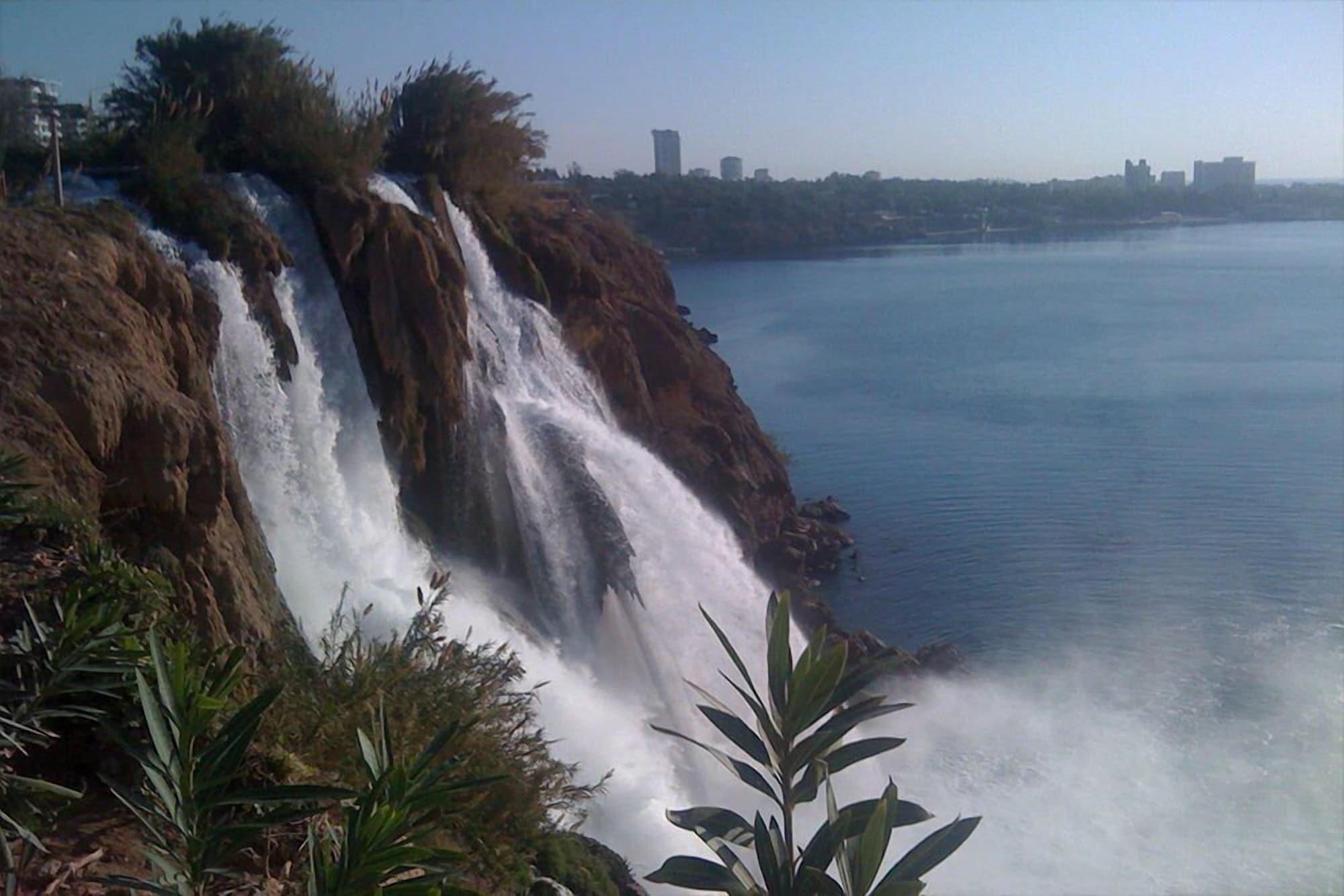 Vista Exterior Lara Palace Hotel