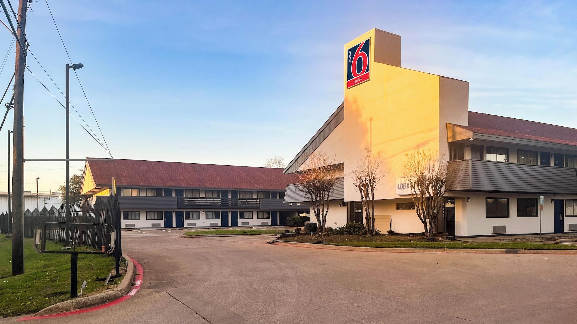 Varios Studio 6  Suites Dallas. TX - Loop 12 West