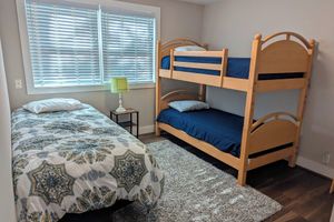 Alquiler Vacacional - Fabulous, Pristine Lakefront Home; Hot Tub, Gated Community - Play, Swim, Relax