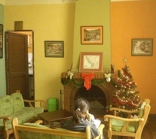Varios Bash and Crash Hostel