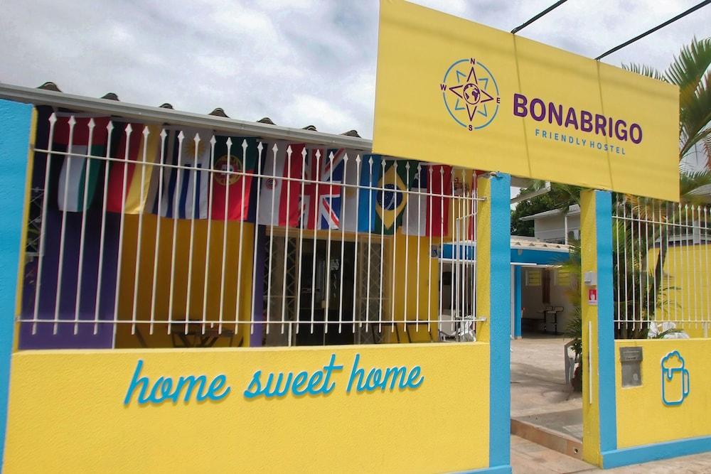 Vista Exterior Bonabrigo Hostel & Suites