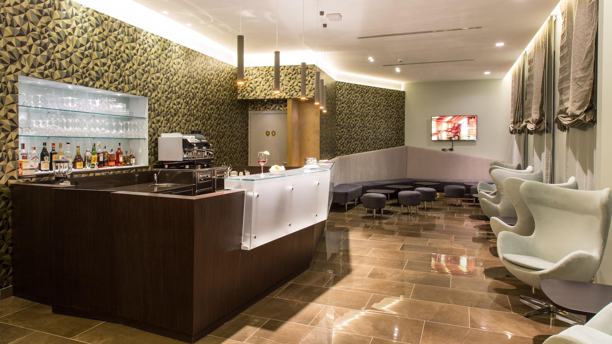 Bar/Salón Monti Palace Hotel