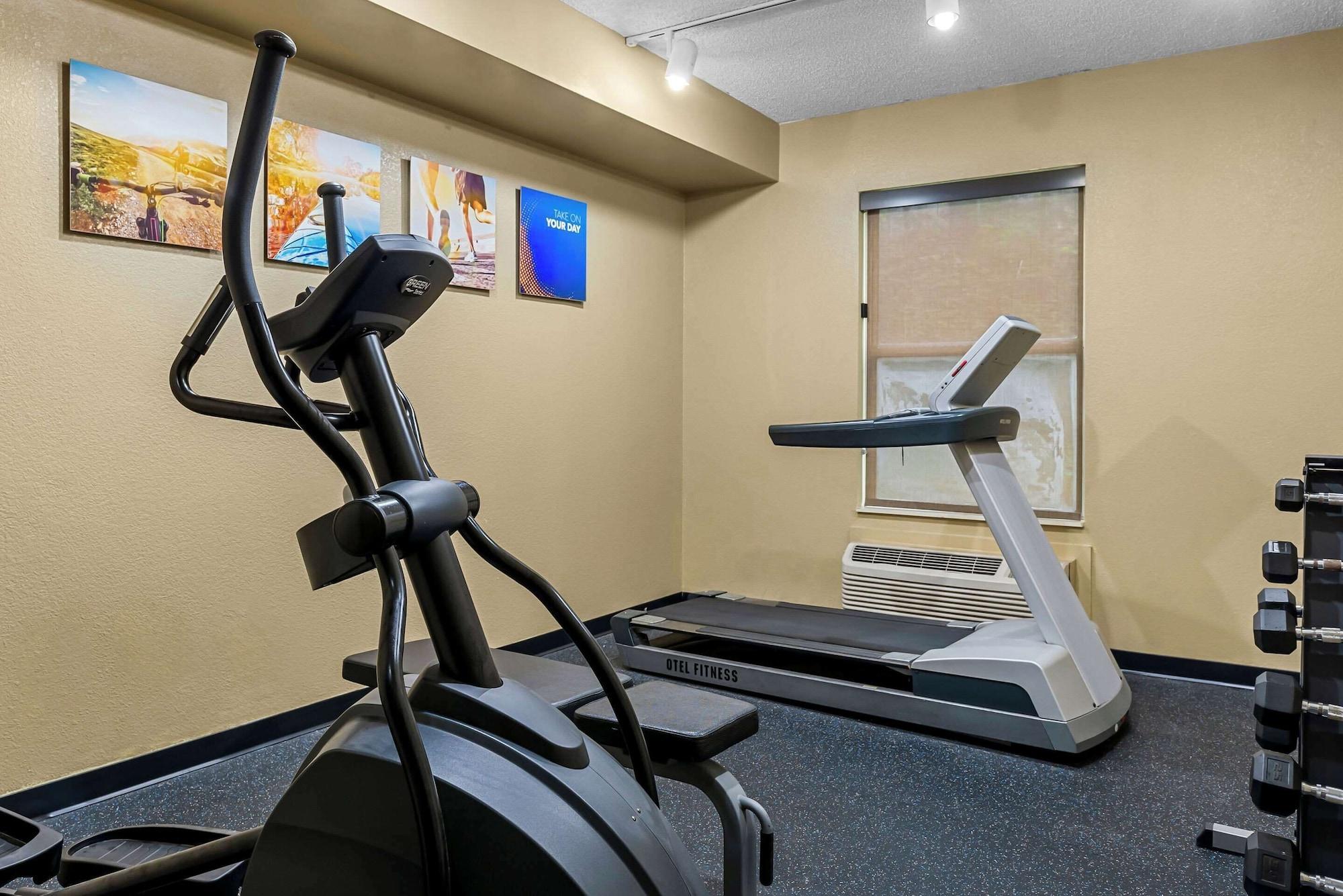 Gimnasio Comfort Inn & Suites Staunton