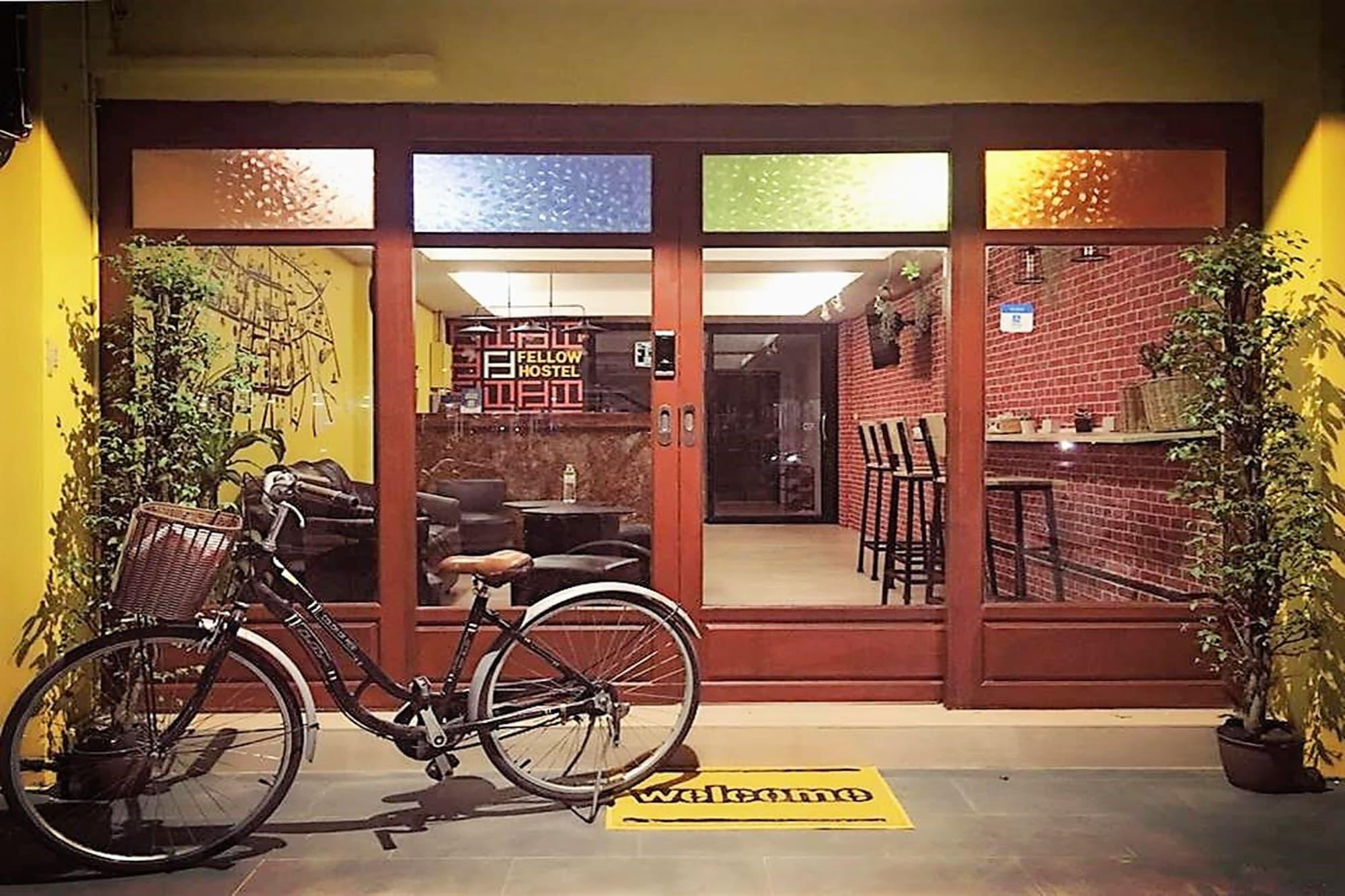 Vista Exterior Fellow Hostel