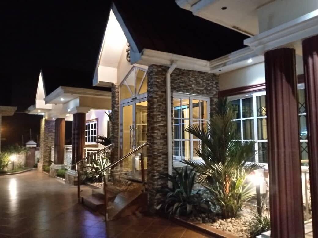 Vista Exterior LIZAB LODGE