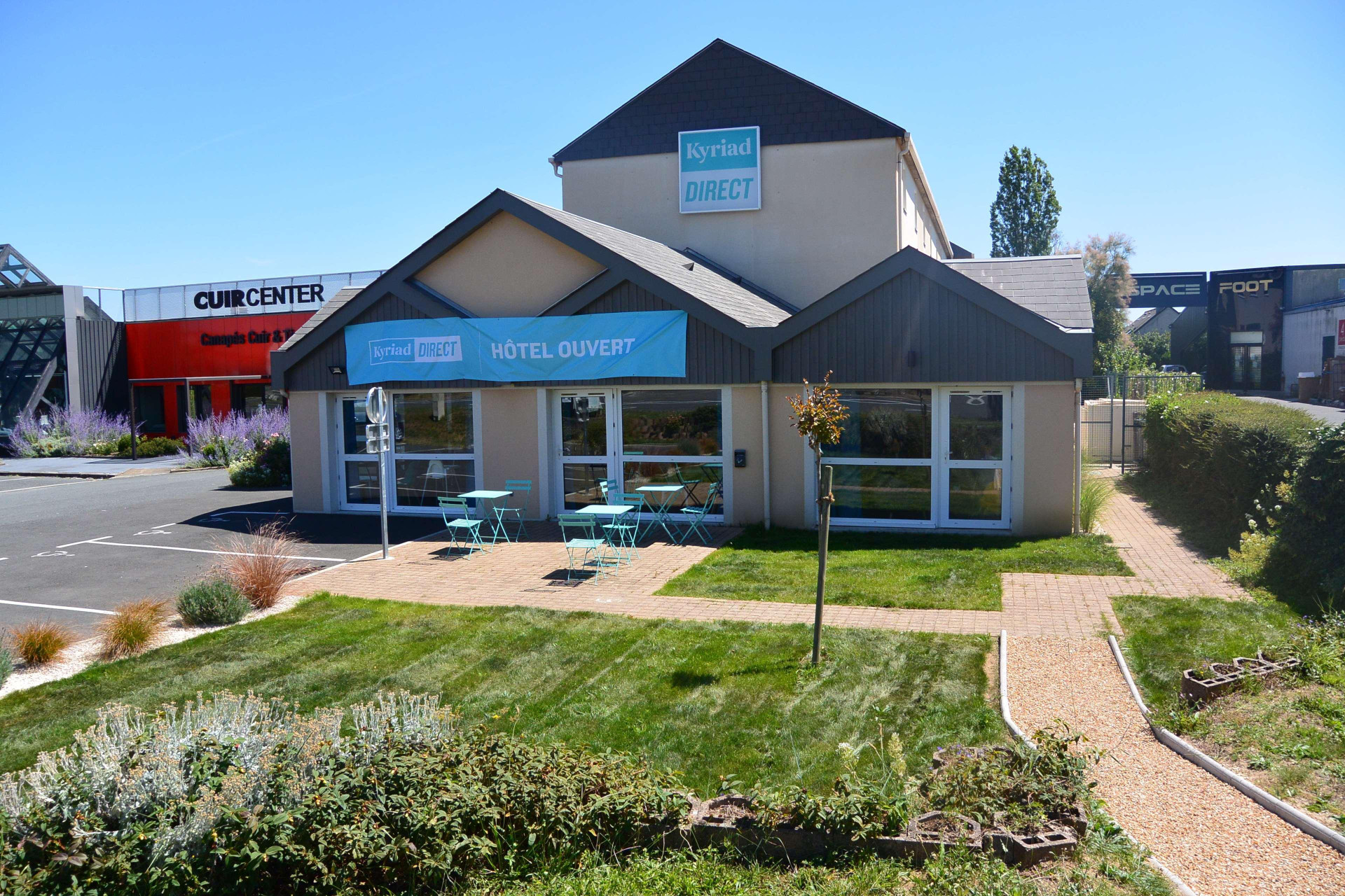 Vista Exterior KYRIAD DIRECT Tours Sud - Chambray Lès Tours