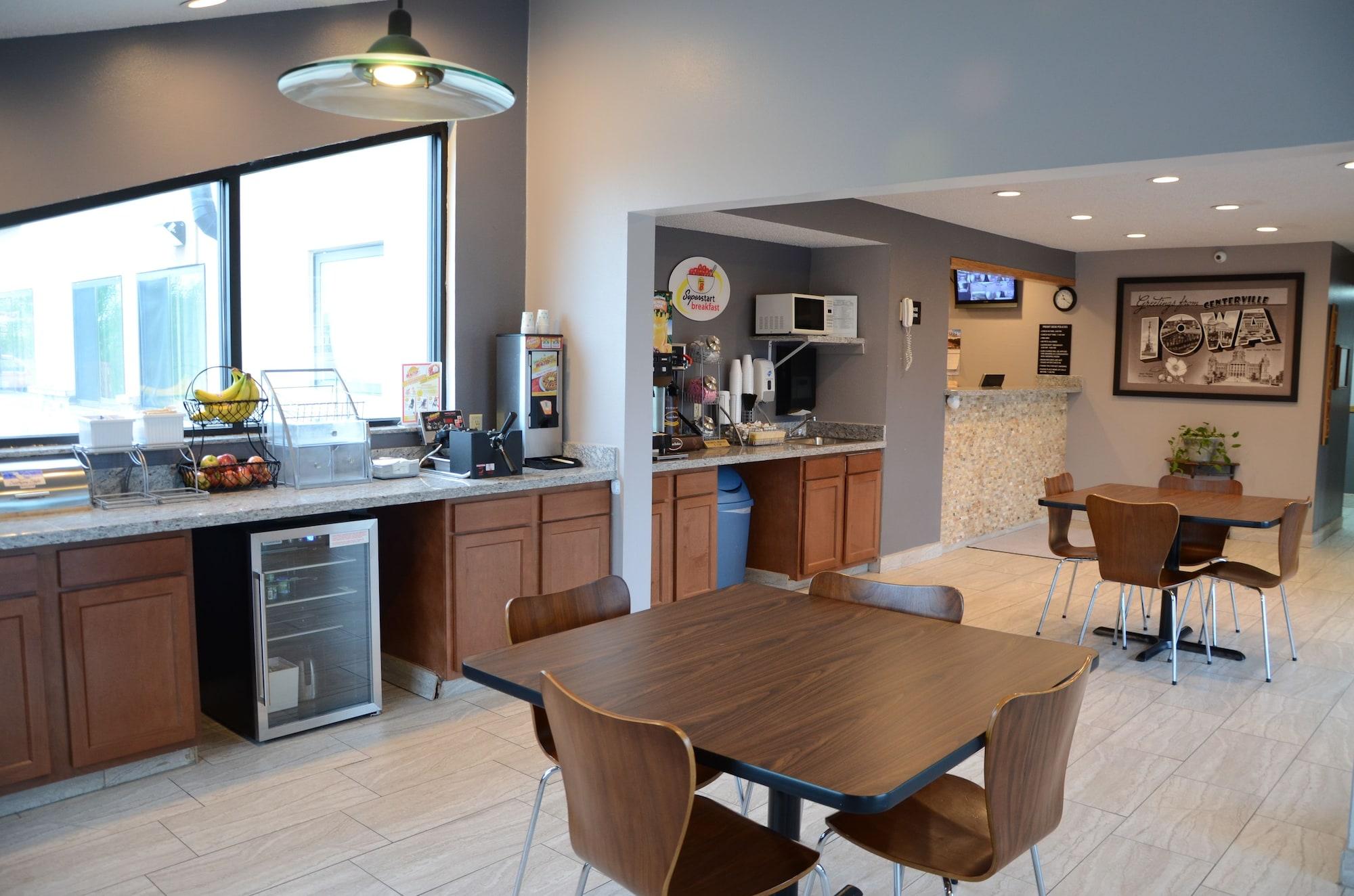 Restaurant Super 8 by Wyndham Centerville