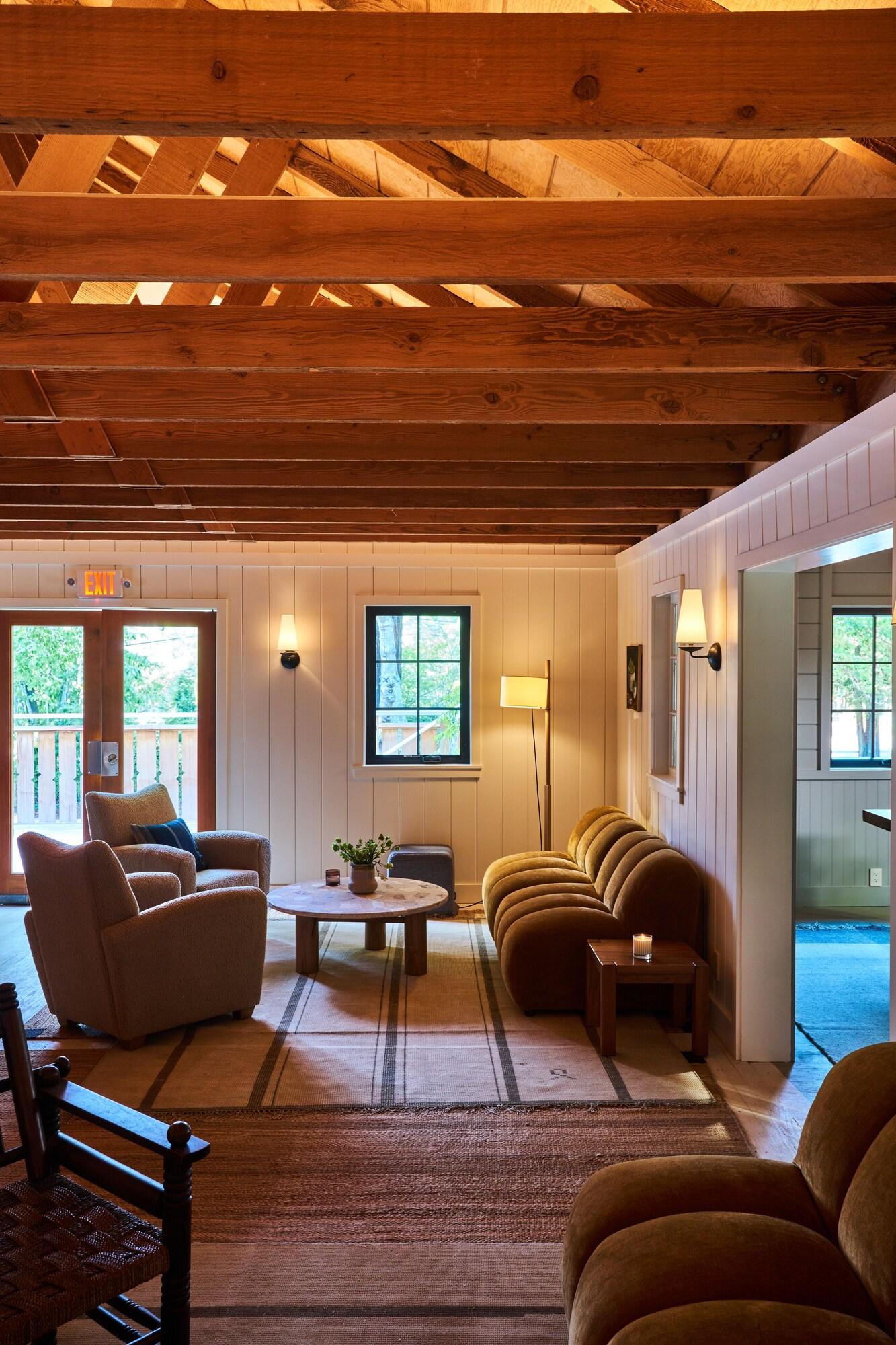 Vista Lobby Dawn Ranch