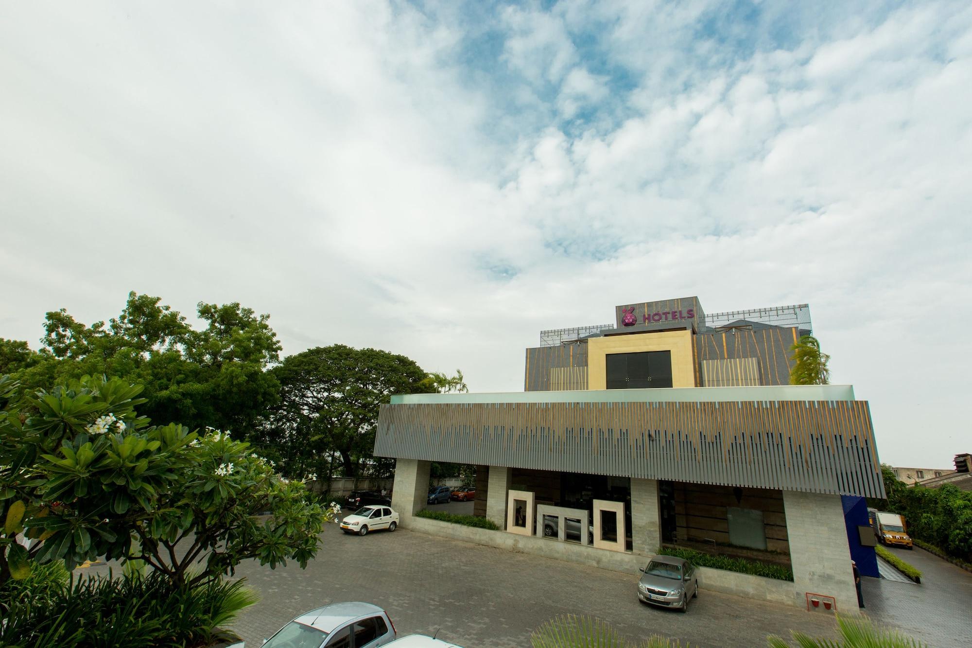 Vista Exterior Hash Six Hotels