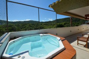 Paquete - Cobertura c/ jacuzzi. priv. em Jurerê RPAA0403