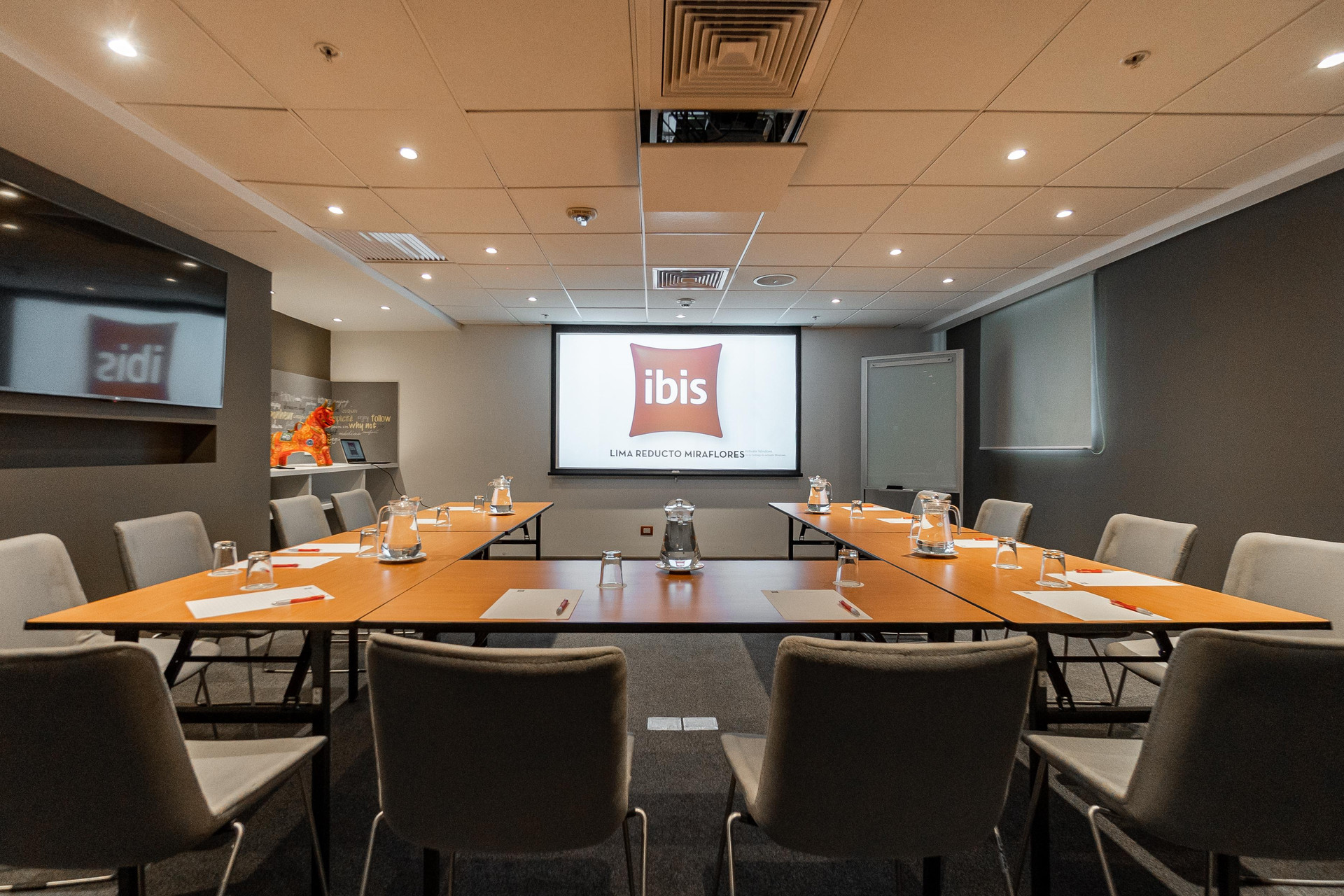 Sala de Reuniones Hotel Ibis Reducto Miraflores