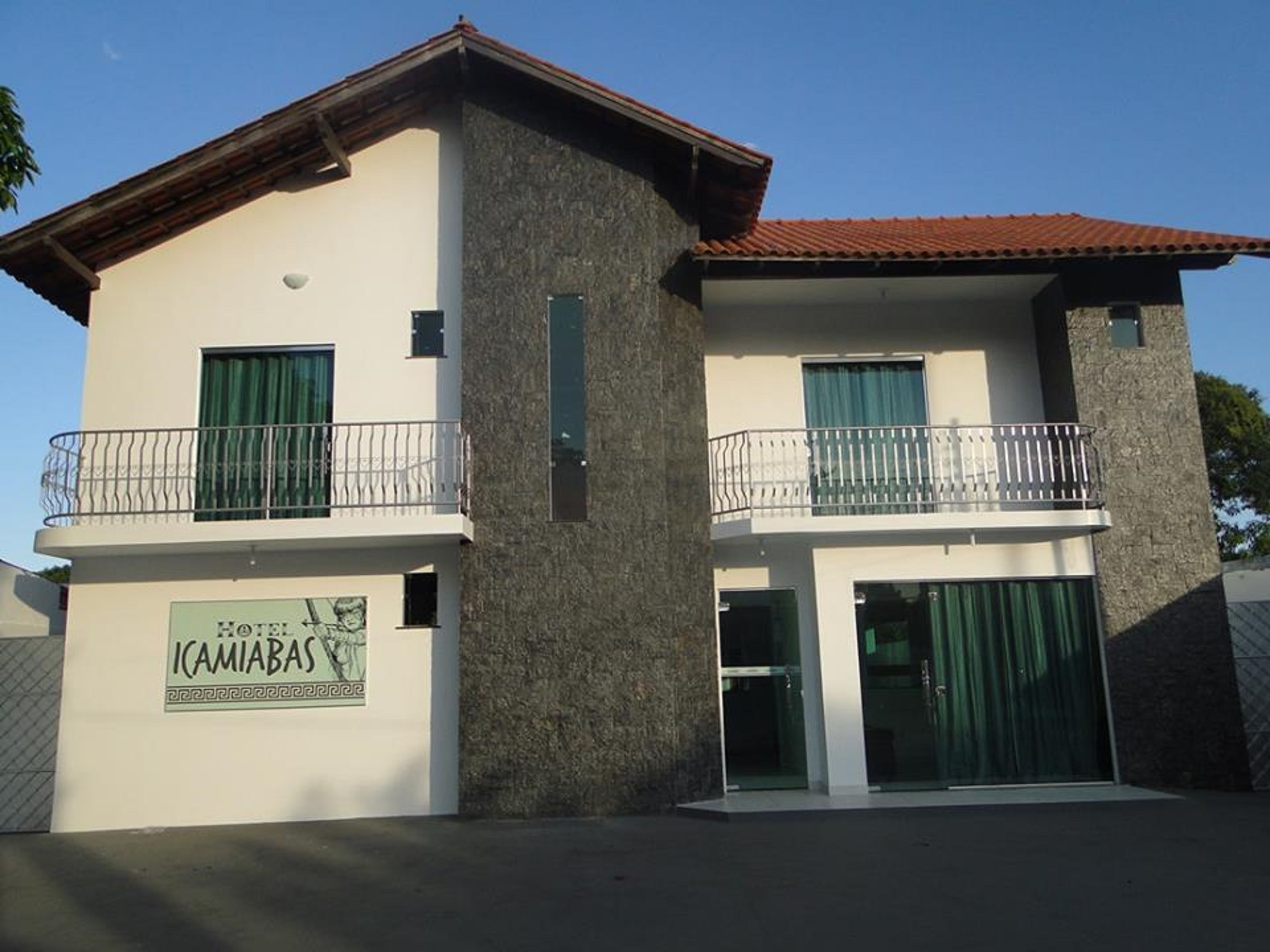 Vista Exterior Hotel Icamiabas