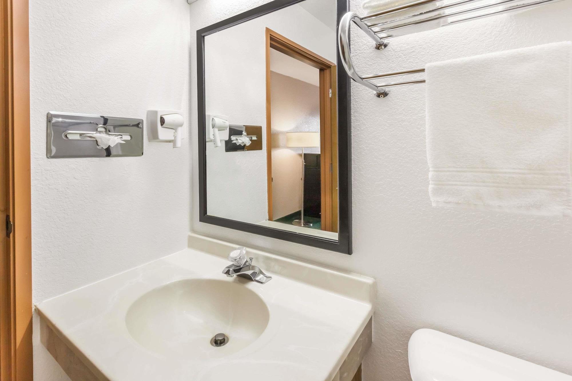 Equipamiento de Habitación Super 8 by Wyndham Ionia MI