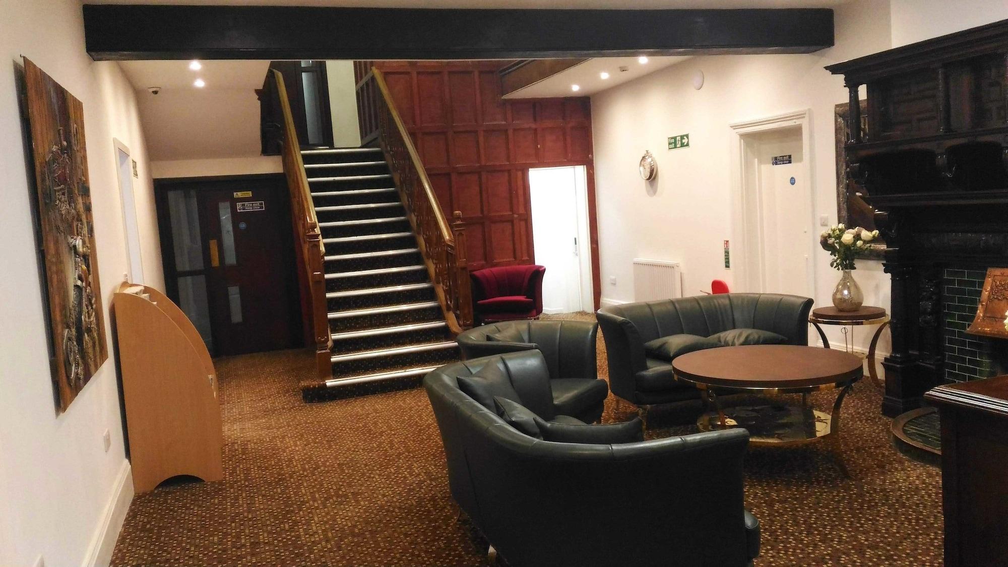 Vista Lobby Trivelles Gatwick