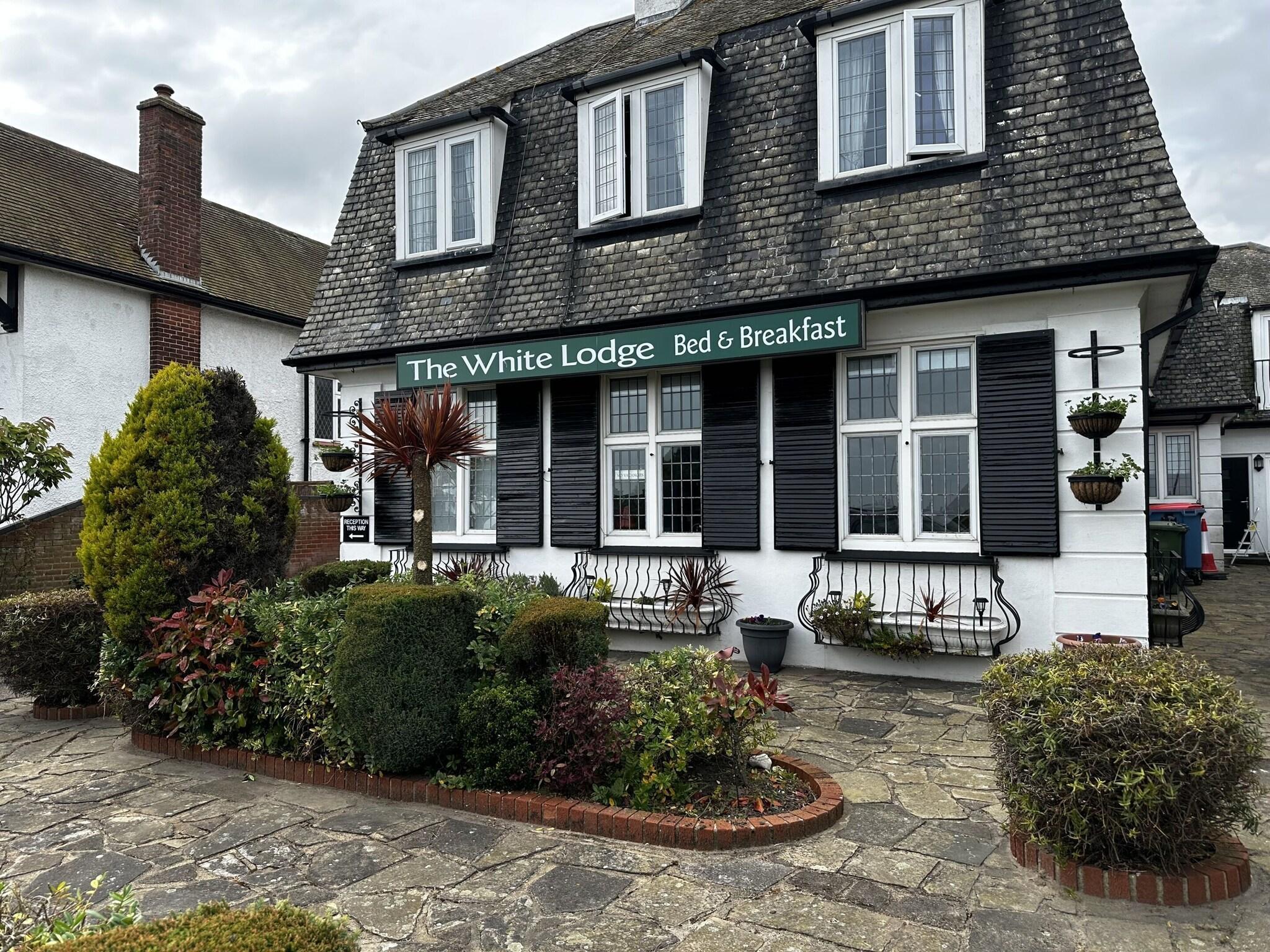 Vista Exterior The White Lodge