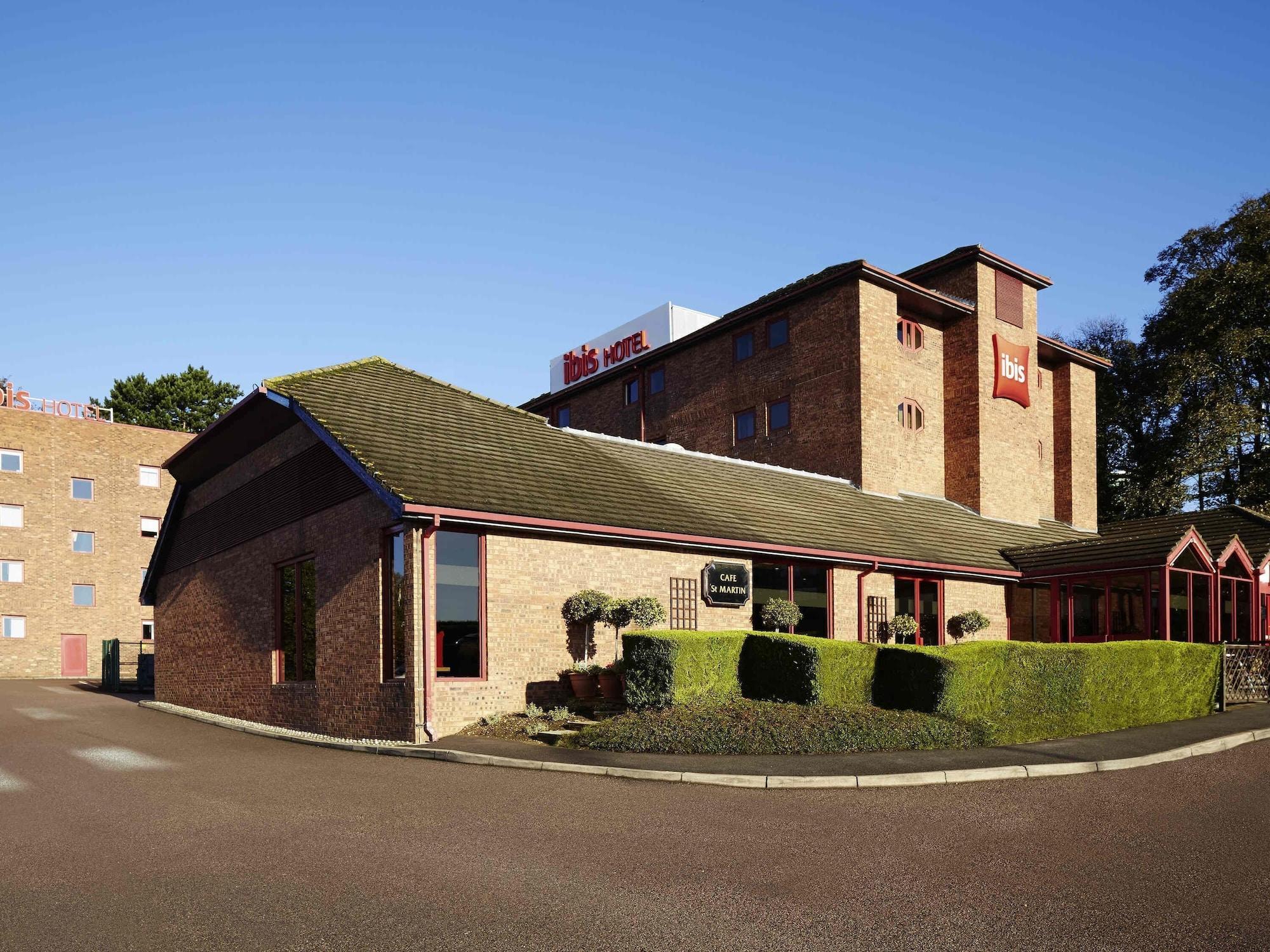 Vista Exterior ibis London Luton Airport