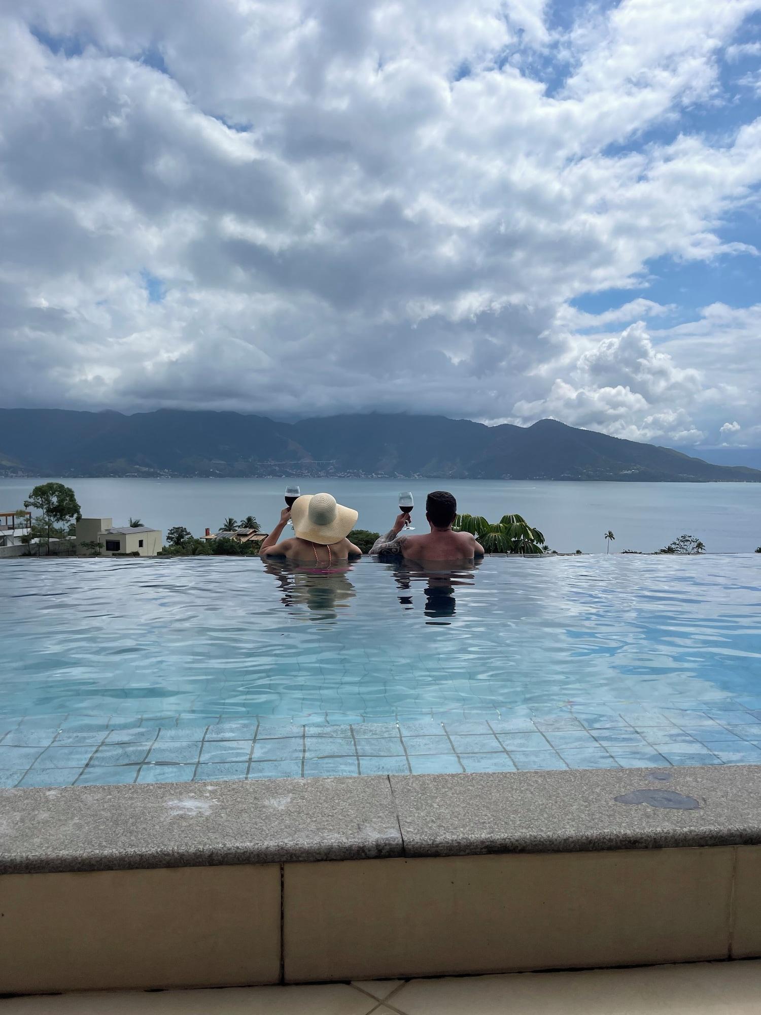 Vista Piscina Maluhia